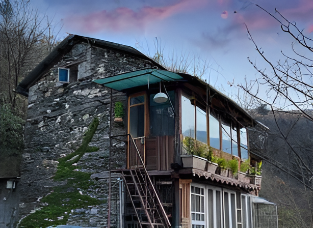 Aloha Riverside Chalet